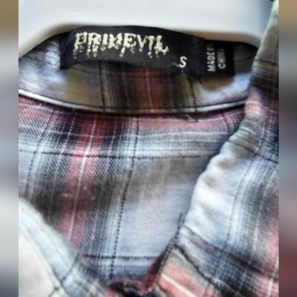Primevil Skull & Crossbones Embroidered Plaid Button Up Flannel - Picture 3 of 6